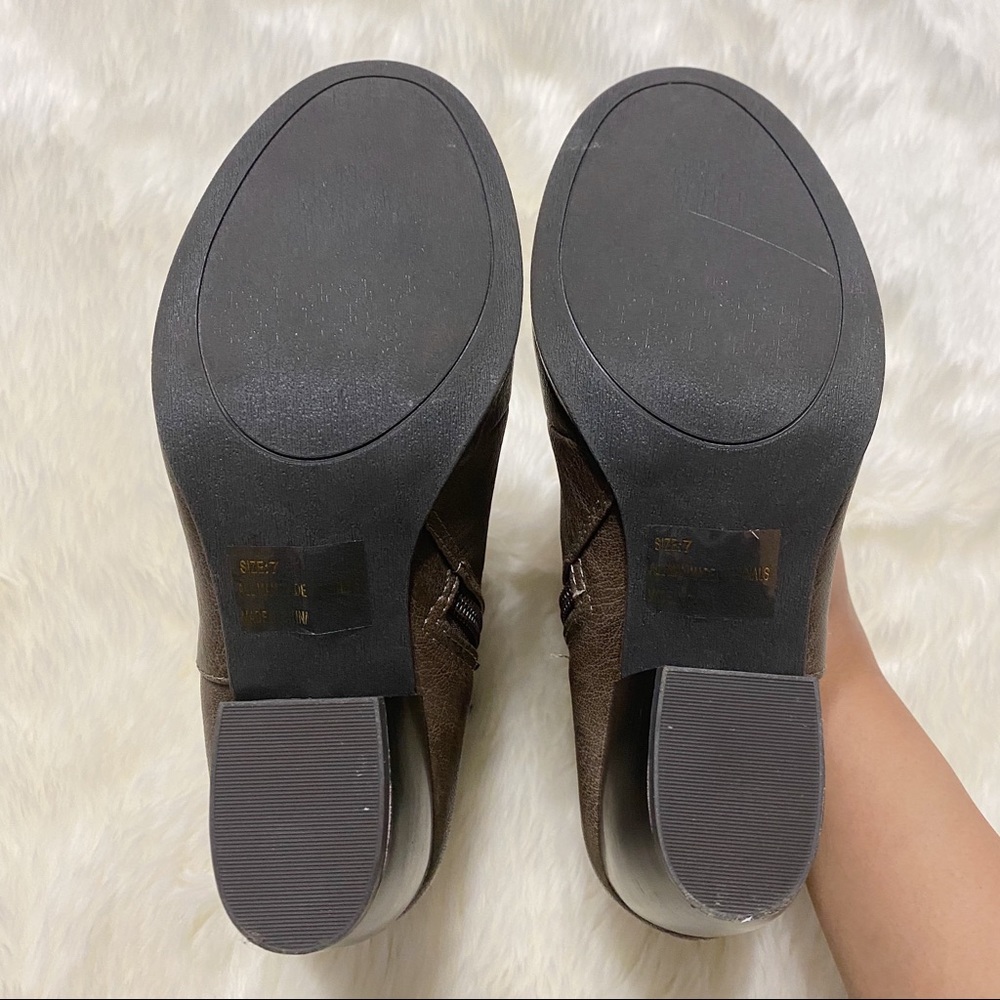 CHARLOTTE RUSSE Booties - Picture 3 of 6
